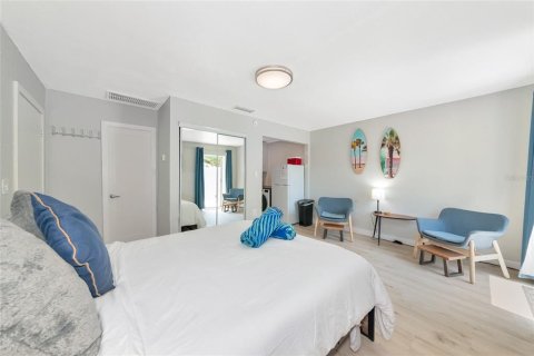 Condo in Sarasota, Florida, 1 bedroom  № 1687271 - photo 12
