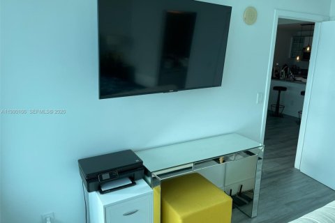 Condominio en venta en Miami, Florida, 1 dormitorio, 78.5 m2 № 2055339 - foto 28