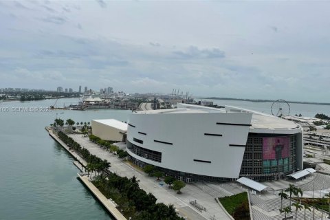 Condominio en venta en Miami, Florida, 1 dormitorio, 78.5 m2 № 2055339 - foto 8