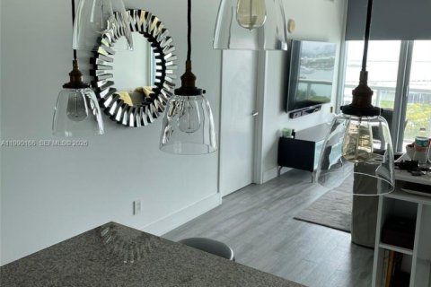 Condominio en venta en Miami, Florida, 1 dormitorio, 78.5 m2 № 2055339 - foto 20