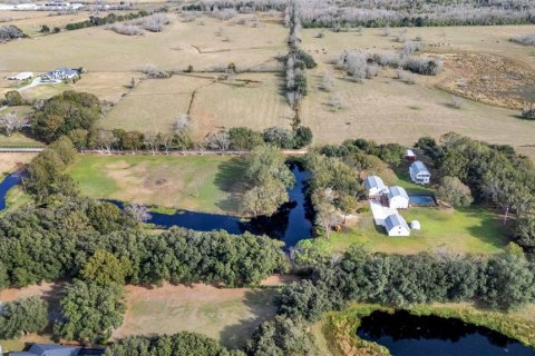 Casa en venta en Winter Haven, Florida, 4 dormitorios, 437.38 m2 № 2166641 - foto 7