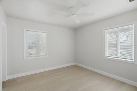 Propiedad comercial en venta en Gulfport, Florida, 200.67 m2 № 2133486 - foto 7