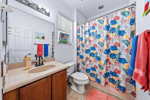 Adosado en venta en Riviera Beach, Florida, 2 dormitorios, 94.95 m2 № 2076583 - foto 13