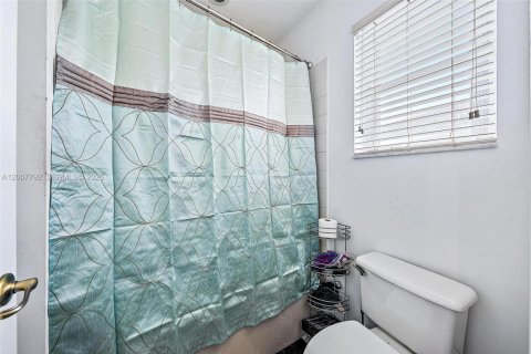 Adosado en venta en Riviera Beach, Florida, 2 dormitorios, 94.95 m2 № 2076583 - foto 11