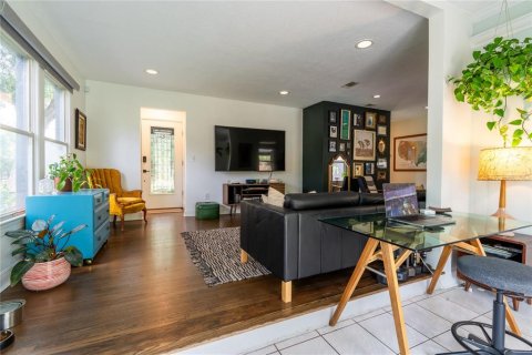 House in Orlando, Florida 3 bedrooms, 178.84 sq.m. № 2101257 - photo 11