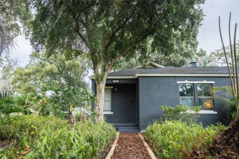 House in Orlando, Florida 3 bedrooms, 178.84 sq.m. № 2101257 - photo 3