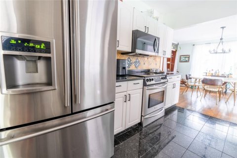 House in Orlando, Florida 3 bedrooms, 178.84 sq.m. № 2101257 - photo 17