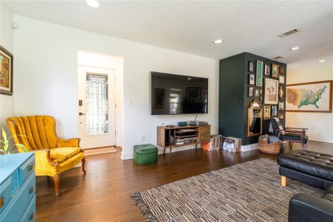 House in Orlando, Florida 3 bedrooms, 178.84 sq.m. № 2101257 - photo 10