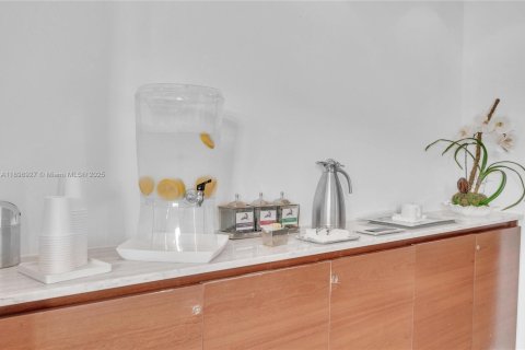 Condominio en venta en Miami, Florida, 1 dormitorio, 75.07 m2 № 1952038 - foto 26