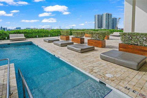 Condominio en venta en Miami, Florida, 1 dormitorio, 75.07 m2 № 1952038 - foto 30