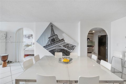 Снять в аренду кондоминиум в Майами-Бич, Флорида 2 спальни, 119.84м2, № 1923169 - фото 15