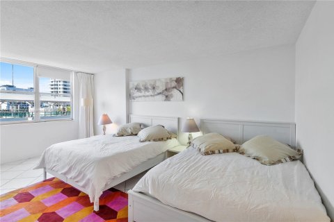 Снять в аренду кондоминиум в Майами-Бич, Флорида 2 спальни, 119.84м2, № 1923169 - фото 9