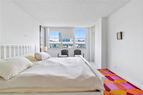 Снять в аренду кондоминиум в Майами-Бич, Флорида 2 спальни, 119.84м2, № 1923169 - фото 12