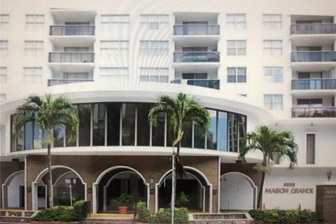 Снять в аренду кондоминиум в Майами-Бич, Флорида 2 спальни, 119.84м2, № 1923169 - фото 3