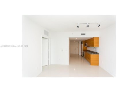 Снять в аренду кондоминиум в Майами, Флорида 1 спальня, 68м2, № 1964222 - фото 2