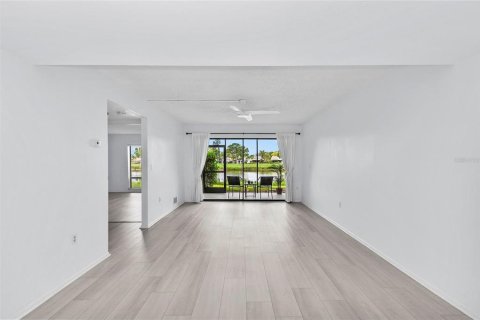 Condo in Sarasota, Florida, 1 bedroom  № 1870195 - photo 6