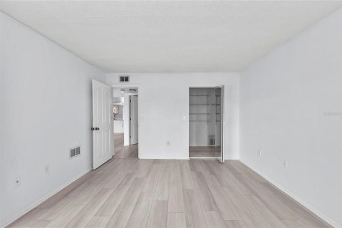 Condo in Sarasota, Florida, 1 bedroom  № 1870195 - photo 20