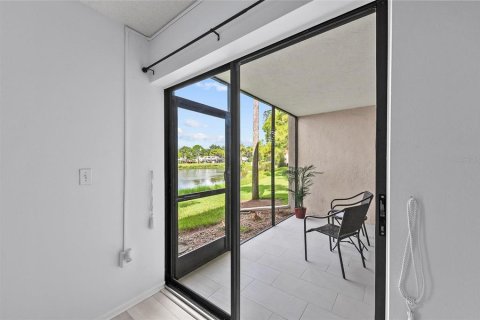 Condo in Sarasota, Florida, 1 bedroom  № 1870195 - photo 22