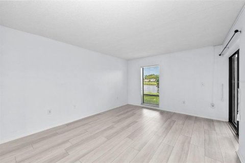 Condo in Sarasota, Florida, 1 bedroom  № 1870195 - photo 17
