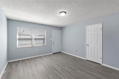 Immobilier commercial à vendre à Leesburg, Floride: 4 chambres, 143.07 m2 № 2341754 - photo 6
