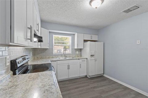 Immobilier commercial à vendre à Leesburg, Floride: 4 chambres, 143.07 m2 № 2341754 - photo 8