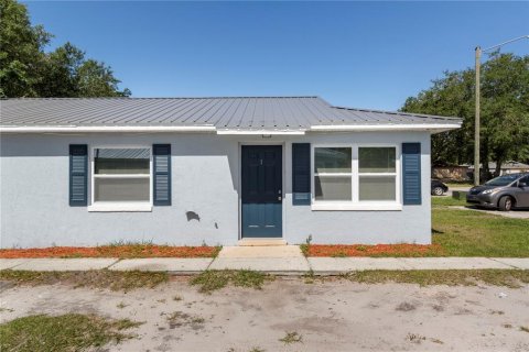 Immobilier commercial à vendre à Leesburg, Floride: 4 chambres, 143.07 m2 № 2341754 - photo 2