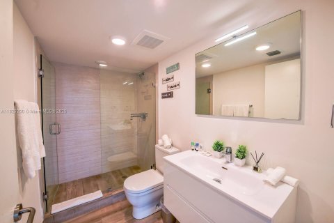 Condo in Bay Harbor Islands, Florida, 2 bedrooms  № 1800787 - photo 10