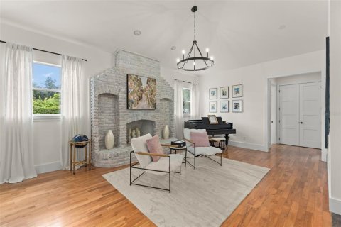 Casa en venta en Orlando, Florida, 3 dormitorios, 305.37 m2 № 2123818 - foto 5