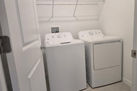 Снять в аренду виллу или дом в Дейд-Сити, Флорида 10 комнат, 282.7м2, № 1902982 - фото 11