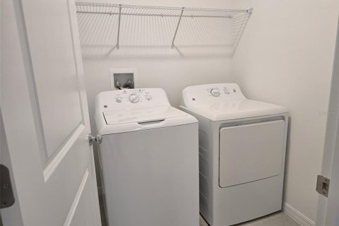 Снять в аренду виллу или дом в Дейд-Сити, Флорида 10 комнат, 282.7м2, № 1902982 - фото 7