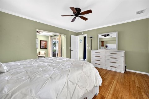 House in Port Charlotte, Florida 3 bedrooms, 185.99 sq.m. № 2414942 - photo 23