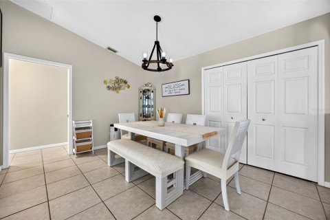 House in Port Charlotte, Florida 3 bedrooms, 185.99 sq.m. № 2414942 - photo 13