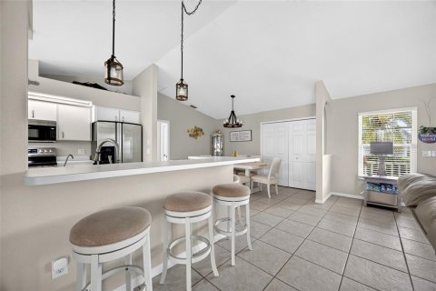 House in Port Charlotte, Florida 3 bedrooms, 185.99 sq.m. № 2414942 - photo 12