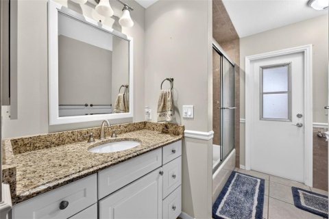 House in Port Charlotte, Florida 3 bedrooms, 185.99 sq.m. № 2414942 - photo 30