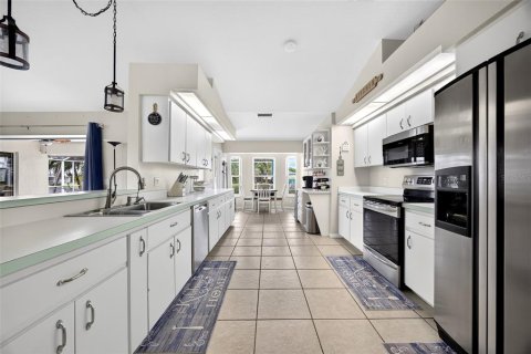 House in Port Charlotte, Florida 3 bedrooms, 185.99 sq.m. № 2414942 - photo 15