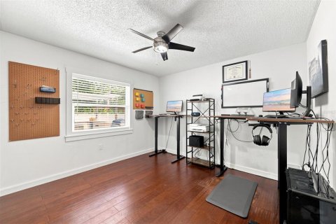 House in Saint Petersburg, Florida 3 bedrooms, 142.98 sq.m. № 2152295 - photo 28