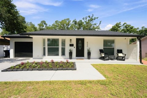 Casa en Saint Petersburg, Florida 3 dormitorios, 142.98 m2 № 2152295