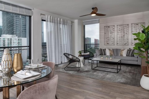 Apartamento en alquiler en Miami, Florida, 1 dormitorio, 49.33 m2 № 2075399 - foto 10