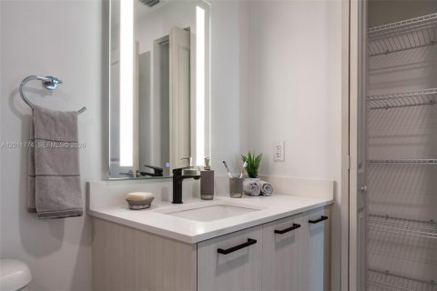 Apartamento en alquiler en Miami, Florida, 1 dormitorio, 49.33 m2 № 2075399 - foto 14