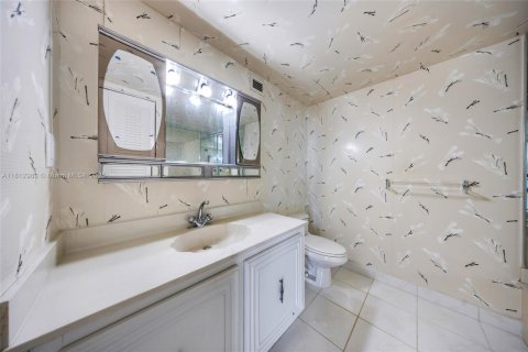Condo in Hallandale Beach, Florida, 1 bedroom  № 1758479 - photo 20