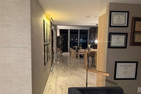 Apartamento en alquiler en North Miami Beach, Florida, 4 dormitorios, 104.89 m2 № 1943853 - foto 22
