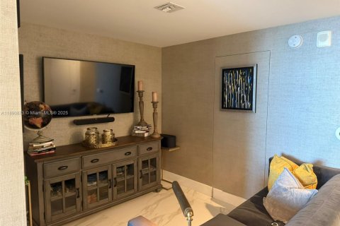 Apartamento en alquiler en North Miami Beach, Florida, 4 dormitorios, 104.89 m2 № 1943853 - foto 7