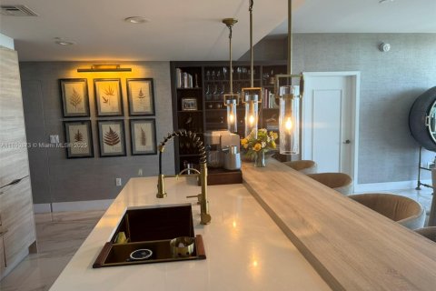Apartamento en alquiler en North Miami Beach, Florida, 4 dormitorios, 104.89 m2 № 1943853 - foto 5