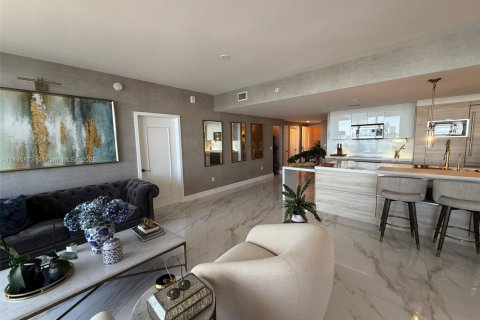 Apartamento en alquiler en North Miami Beach, Florida, 4 dormitorios, 104.89 m2 № 1943853 - foto 3