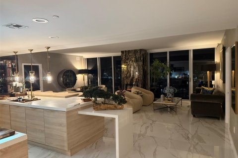 Apartamento en alquiler en North Miami Beach, Florida, 4 dormitorios, 104.89 m2 № 1943853 - foto 20