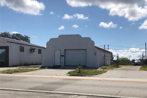 Propiedad comercial en Sebring, Florida 79.43 m2 № 2111213