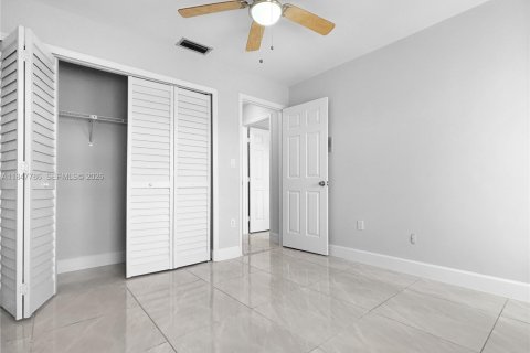 Villa ou maison à vendre à Miami, Floride: 4 chambres, 191.19 m2 № 2089625 - photo 30