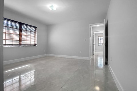 Villa ou maison à vendre à Miami, Floride: 4 chambres, 191.19 m2 № 2089625 - photo 20