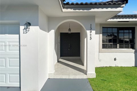 Villa ou maison à vendre à Miami, Floride: 4 chambres, 191.19 m2 № 2089625 - photo 4
