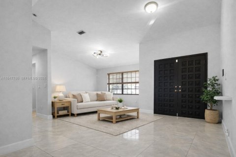 Villa ou maison à vendre à Miami, Floride: 4 chambres, 191.19 m2 № 2089625 - photo 6